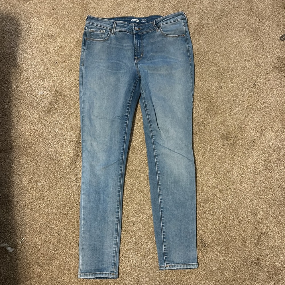 Old navy rock star super skinny size 10 ladies jeans.